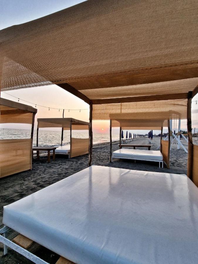 Beach Suites - By Lido Scalzone Castel Volturno Eksteriør bilde